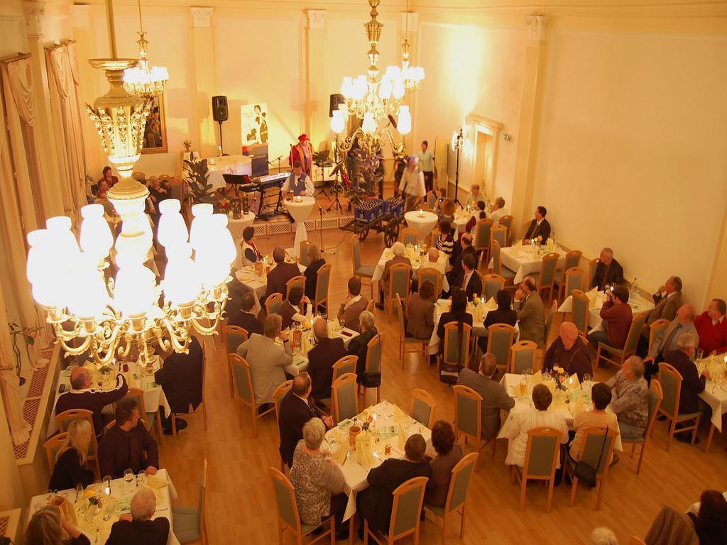 Hotel Garni Goldene Henne Arnstadt Zewnętrze zdjęcie
