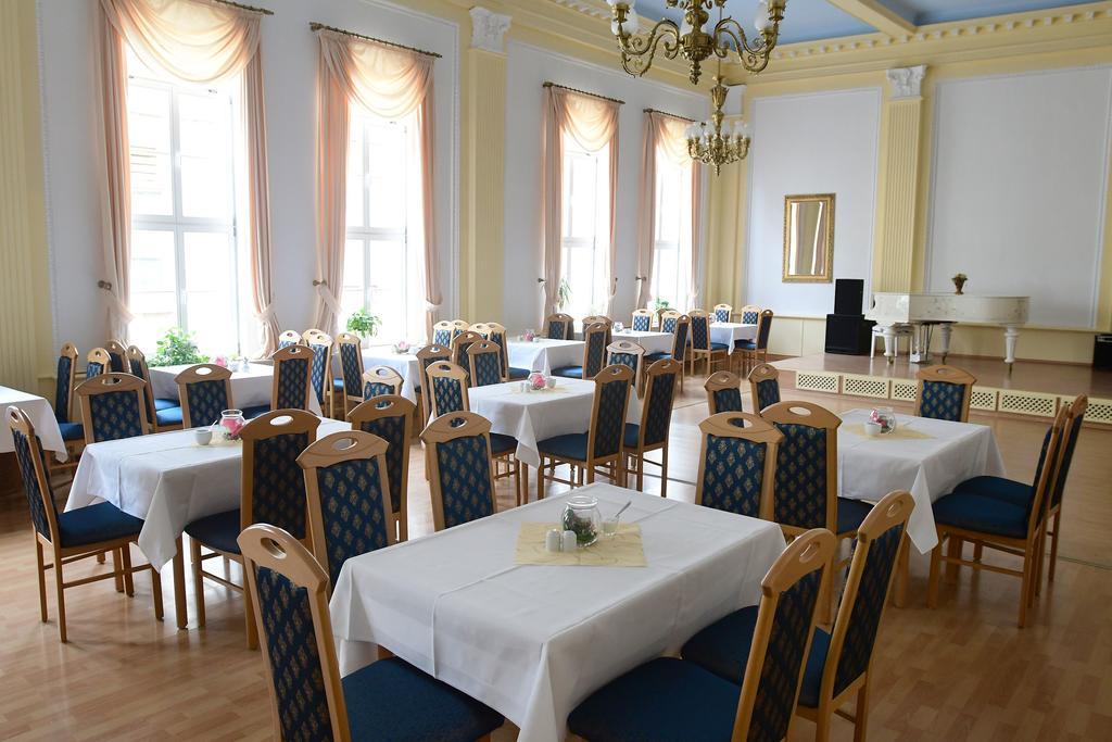 Hotel Garni Goldene Henne Arnstadt Zewnętrze zdjęcie