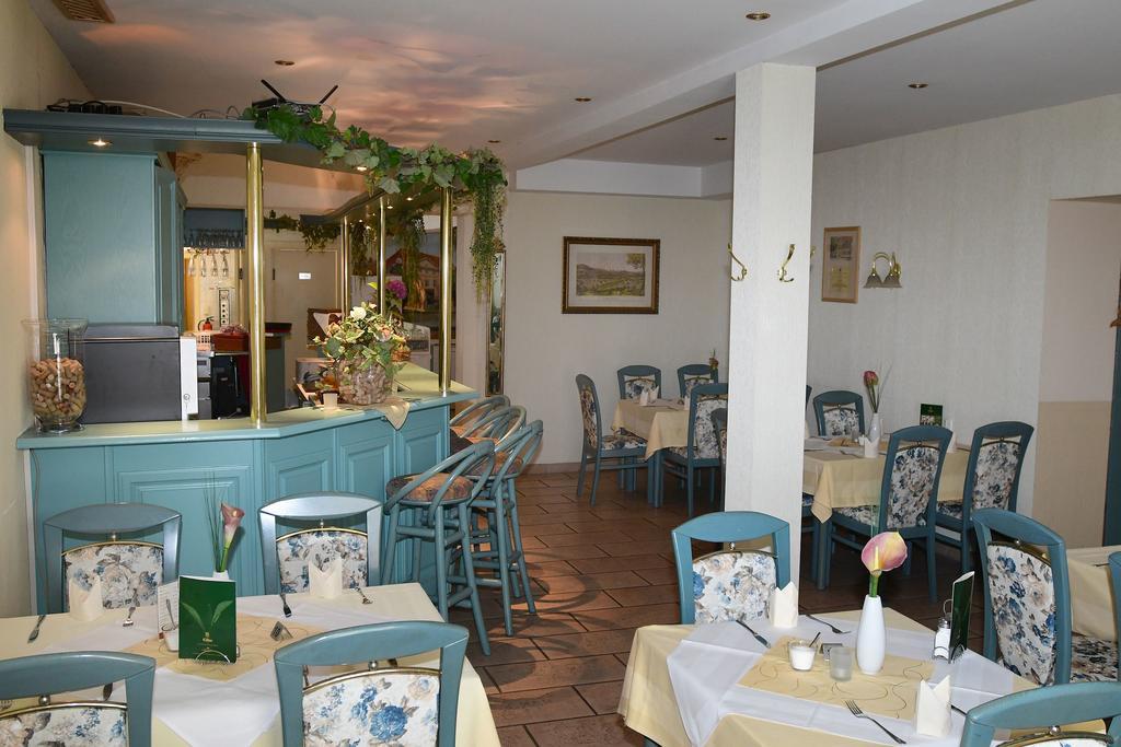 Hotel Garni Goldene Henne Arnstadt Zewnętrze zdjęcie