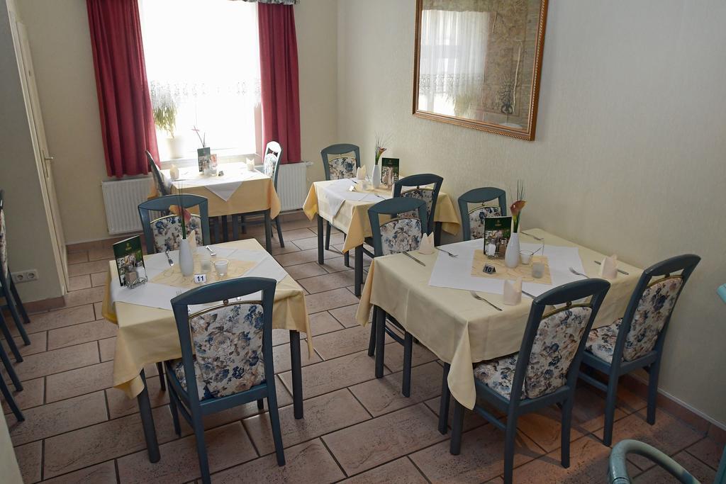 Hotel Garni Goldene Henne Arnstadt Zewnętrze zdjęcie