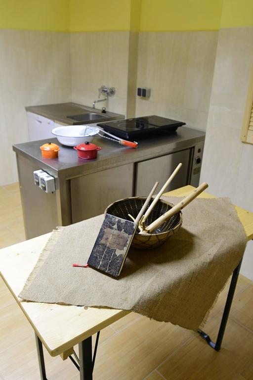 Hotel Garni Goldene Henne Arnstadt Zewnętrze zdjęcie