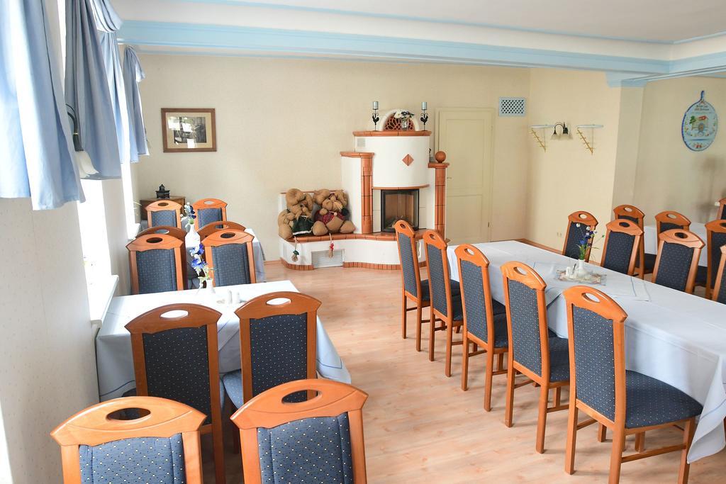Hotel Garni Goldene Henne Arnstadt Zewnętrze zdjęcie