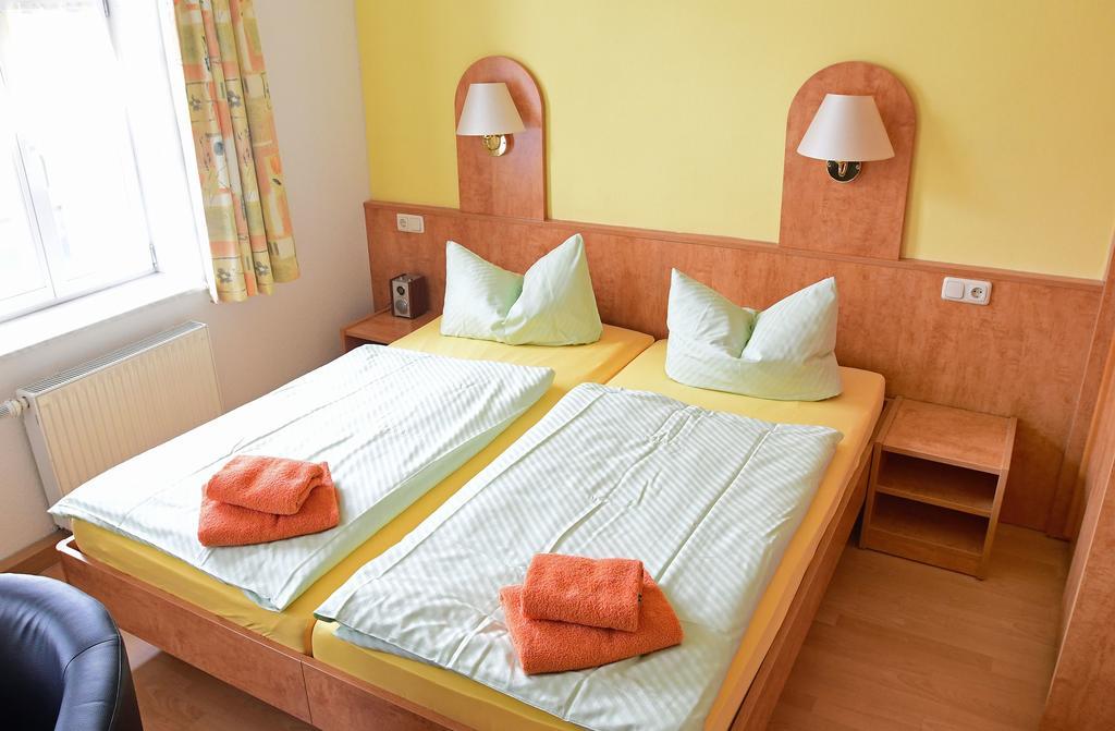 Hotel Garni Goldene Henne Arnstadt Pokój zdjęcie