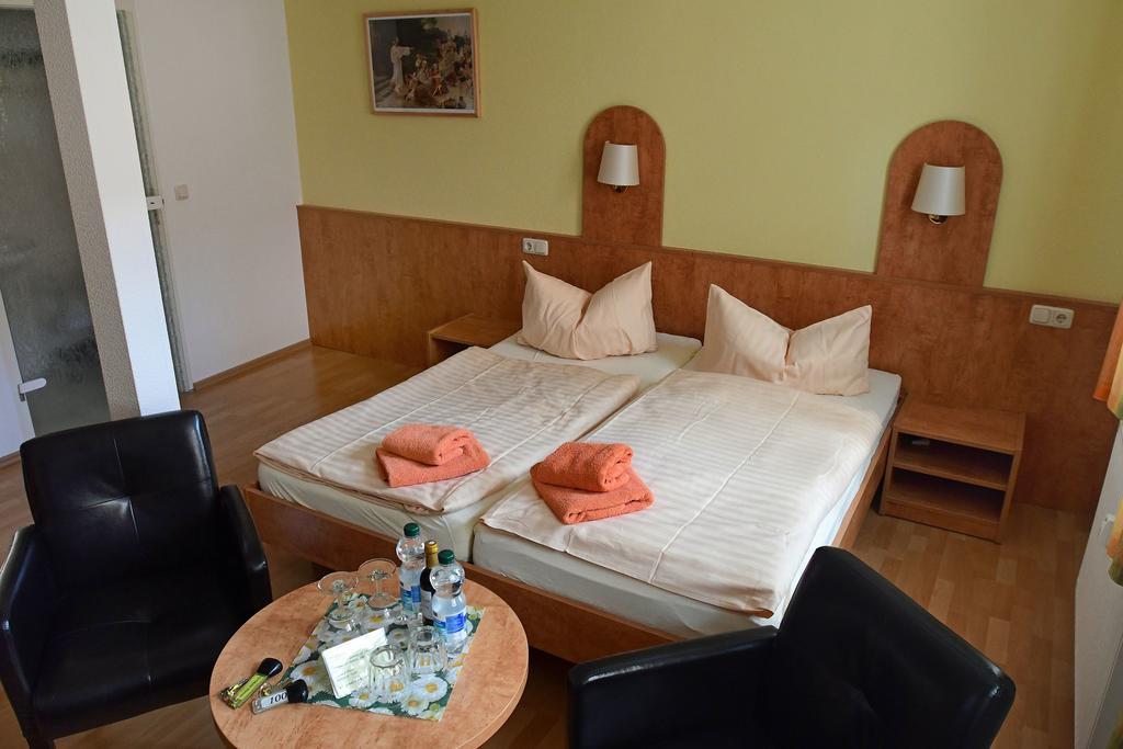 Hotel Garni Goldene Henne Arnstadt Pokój zdjęcie