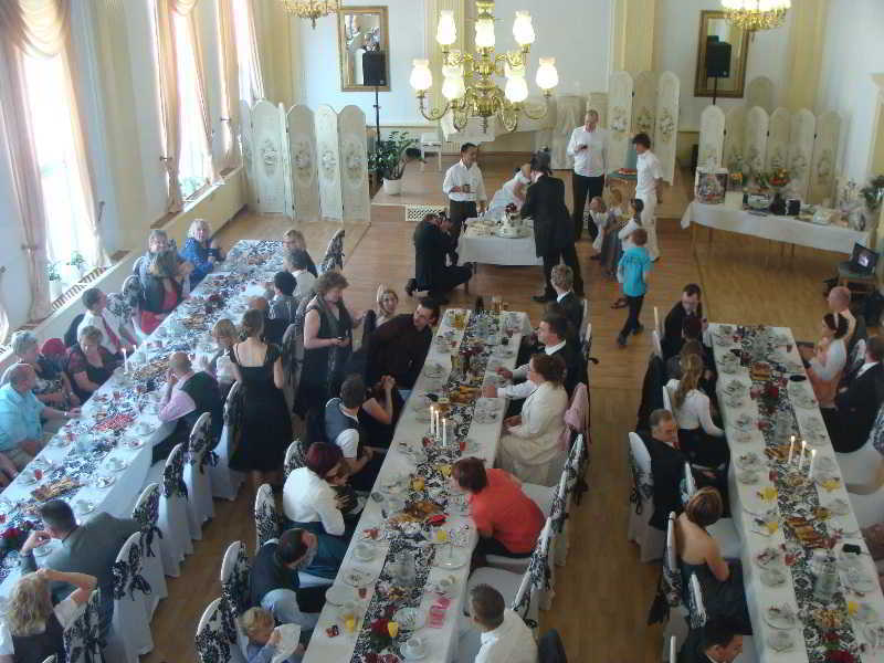 Hotel Garni Goldene Henne Arnstadt Zewnętrze zdjęcie