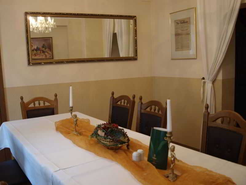 Hotel Garni Goldene Henne Arnstadt Zewnętrze zdjęcie